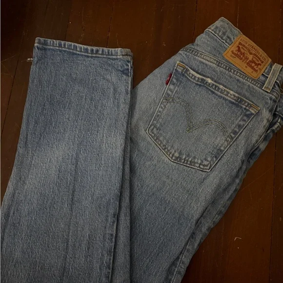 Levi’s 501 Jeans - Picture 4 of 5